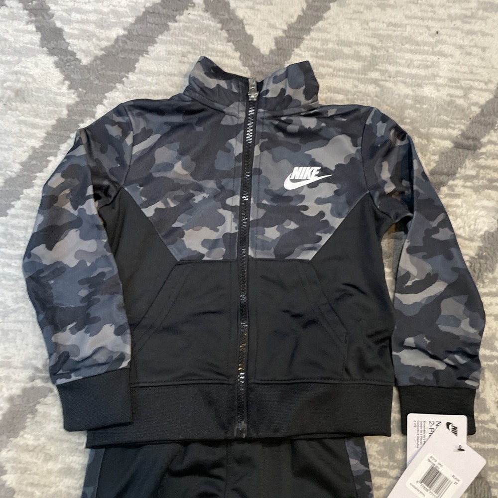 Nike Polyester Black & Camo 2T Kid Outfit Pants & Jacket New Condition - Picture 3 of 6